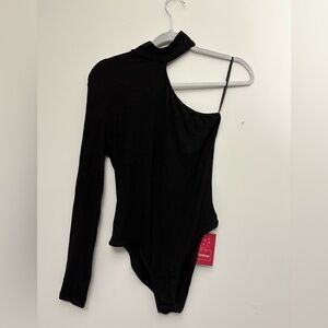 Elegant Black One-Shoulder Bodysuit
